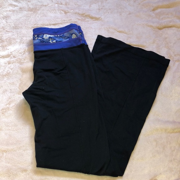 Kirkland Signature Brand Bootcut Yoga Pants - Picture 1 of 2